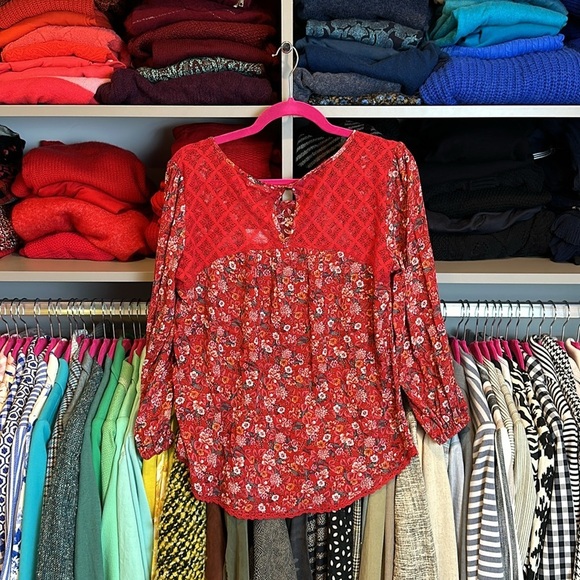 Mason & Belle maroon with flowers long sleeve embroidered/lace top size S NWT - Picture 3 of 3